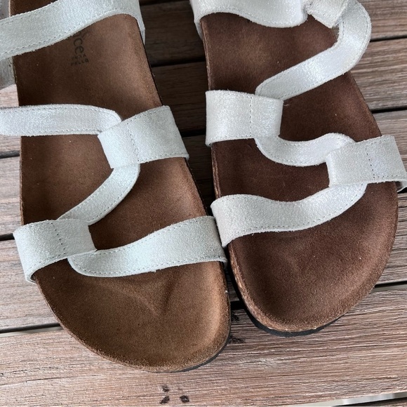 Sundance Italy Moon on the Water Cork Bottom Sandal White Shimmer Sz 10 Comfort - Picture 8 of 16